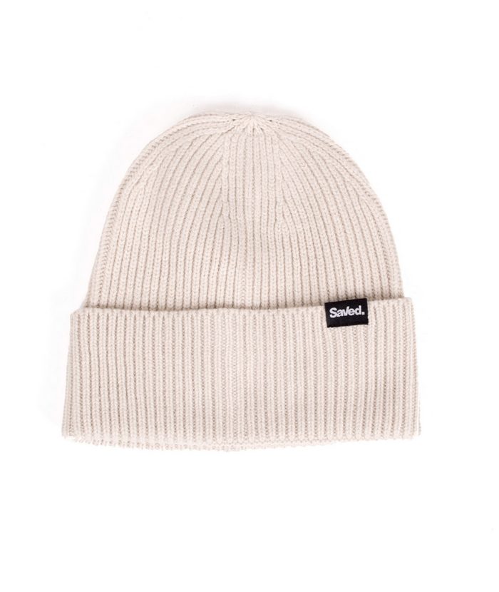 chrześcijańska czapka oversize marki Saved kolor owsianki. Wygląda smakowicie ;)